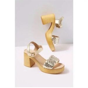 Seychelles Cream and Tan Platform Sandals
